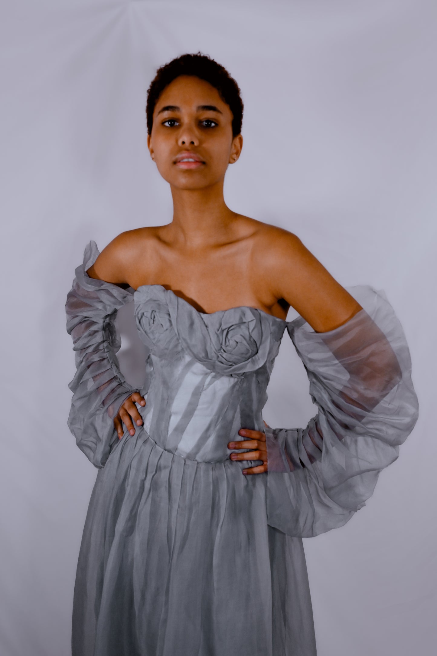 Cyclone - Robe en soie gris perle