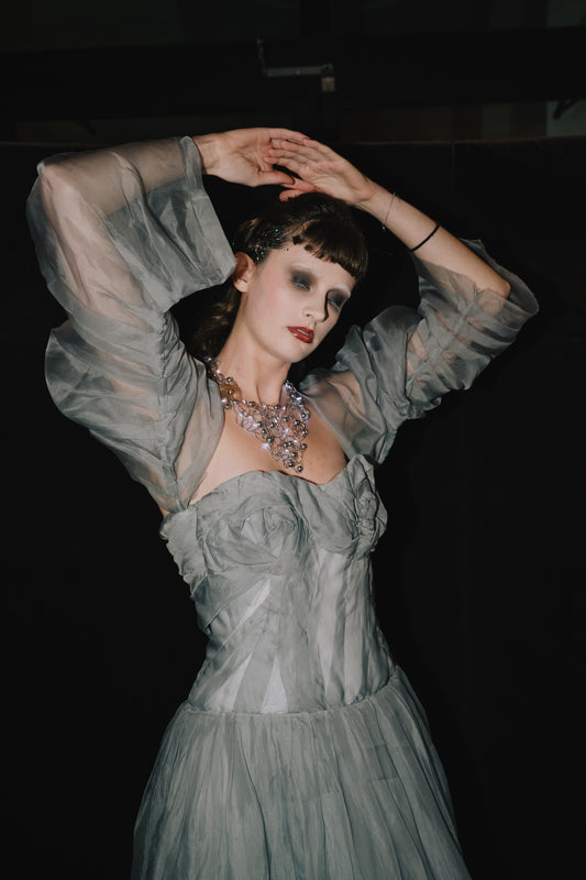 Cyclone - Robe en soie gris perle