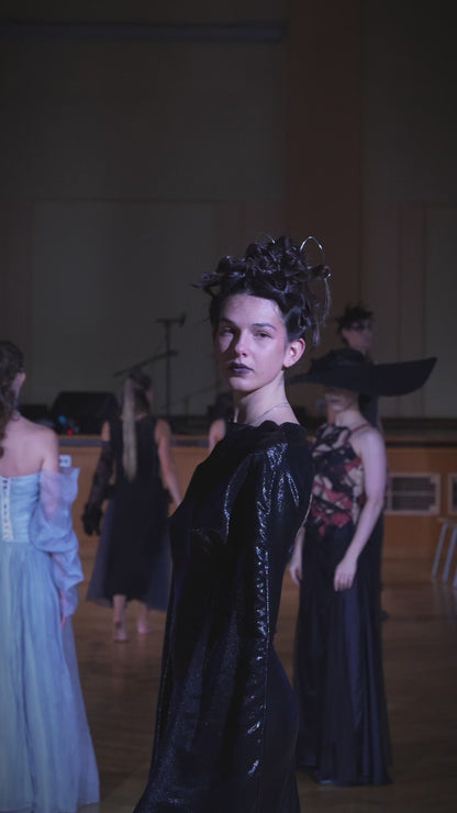 Chaos - Robe en soie noire métallique