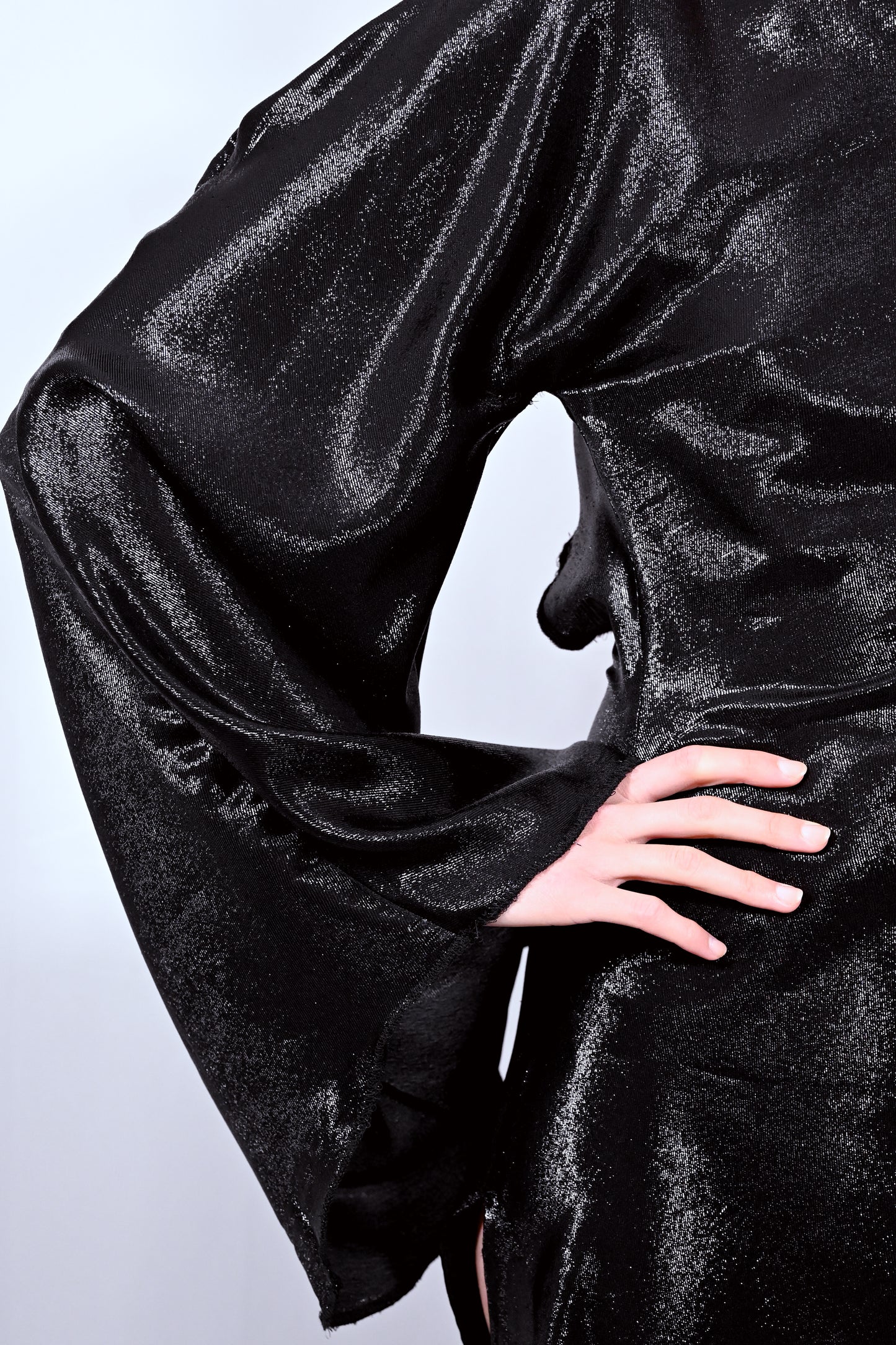 Chaos - Robe en soie noire métallique